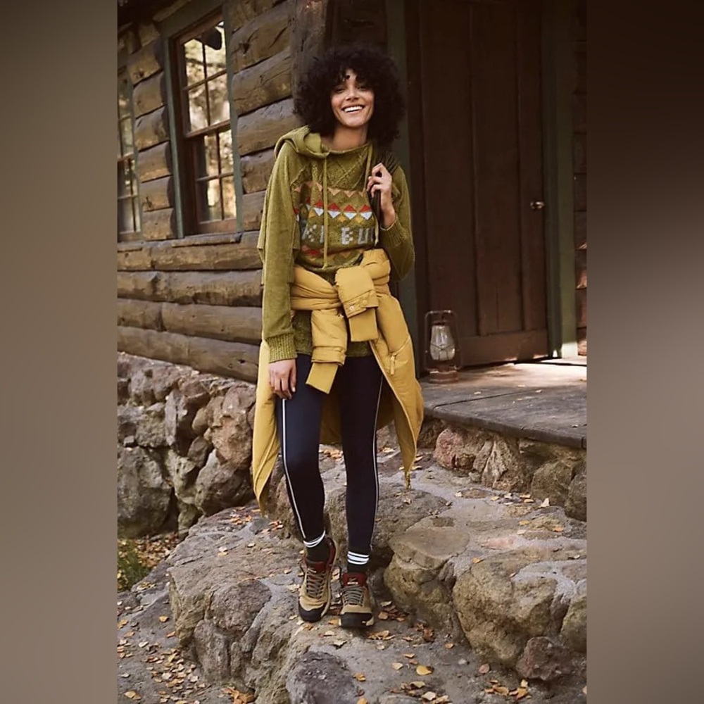 NEW FREE PEOPLE Powder Bunny Knit Sweatshirt - Picture 4 of 13